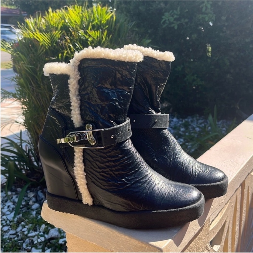 GIUSEPPE ZANOTTI Lamay Lorenz Shearling Wedge booties 🖤🔥